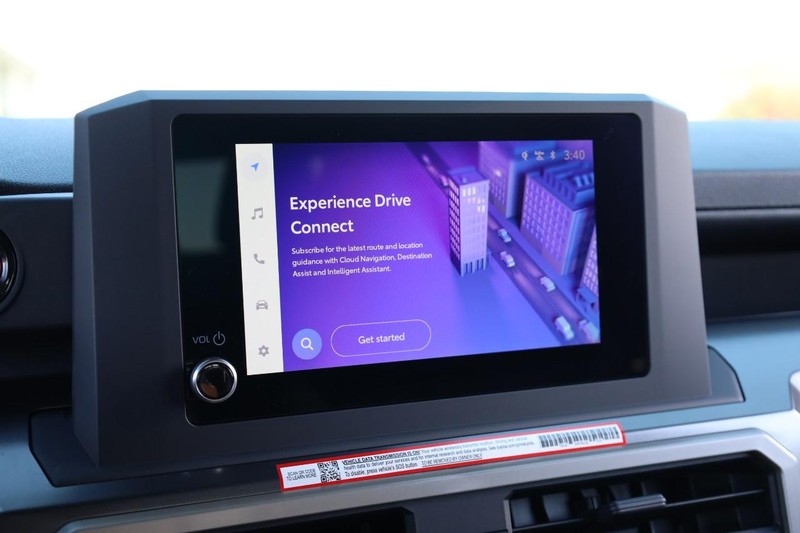 Toyota Tacoma 4WD Vehicle Full-screen Gallery Image 11