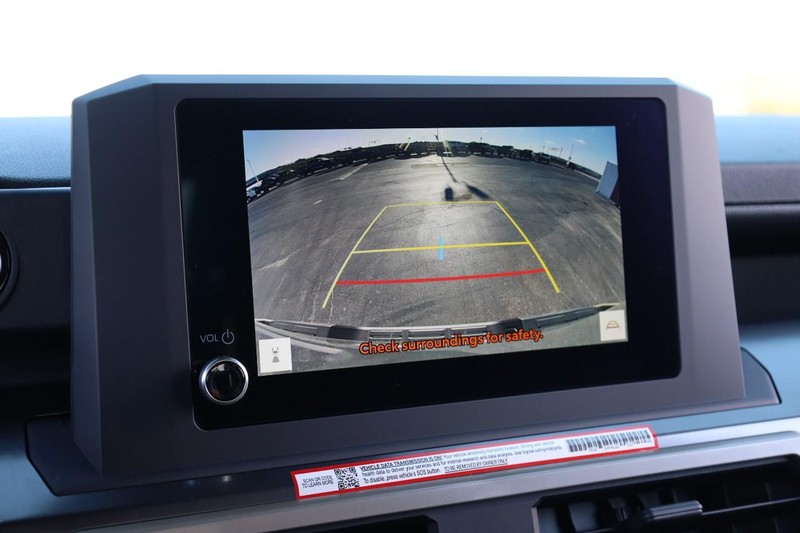 Toyota Tacoma 4WD Vehicle Full-screen Gallery Image 12