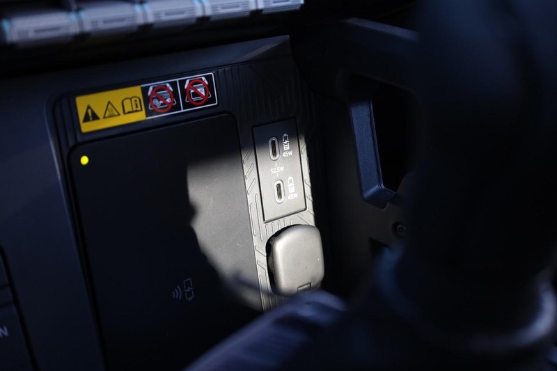 Toyota Tacoma 4WD Vehicle Full-screen Gallery Image 14