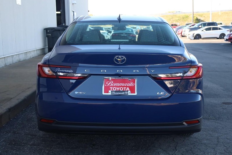 Toyota Camry Vehicle Image 06