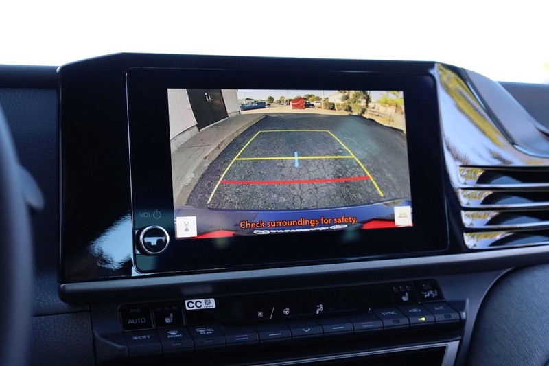 Toyota Camry Vehicle Image 12