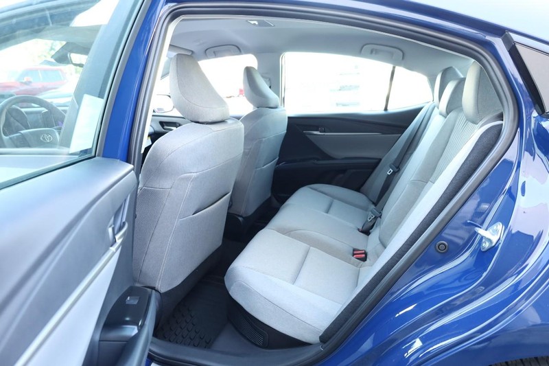 Toyota Camry Vehicle Image 20