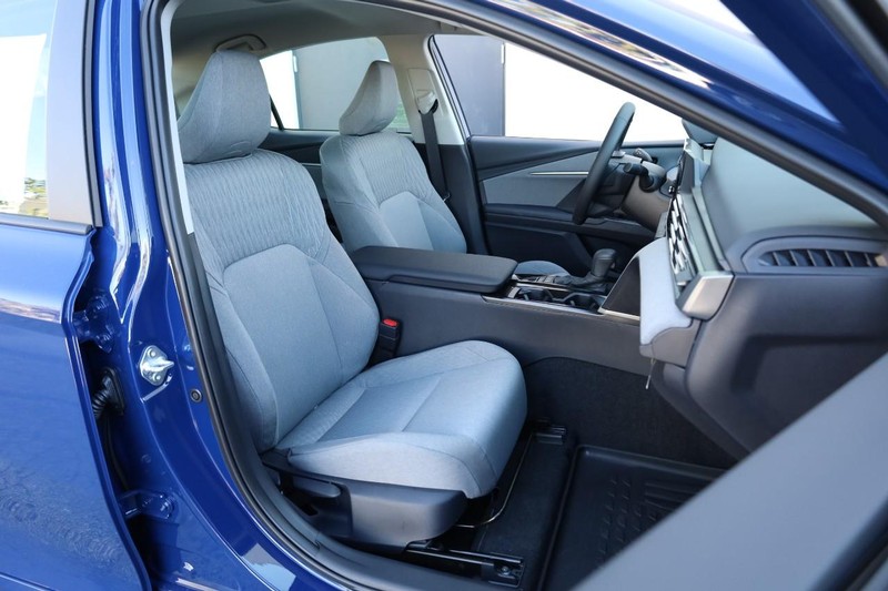 Toyota Camry Vehicle Image 23