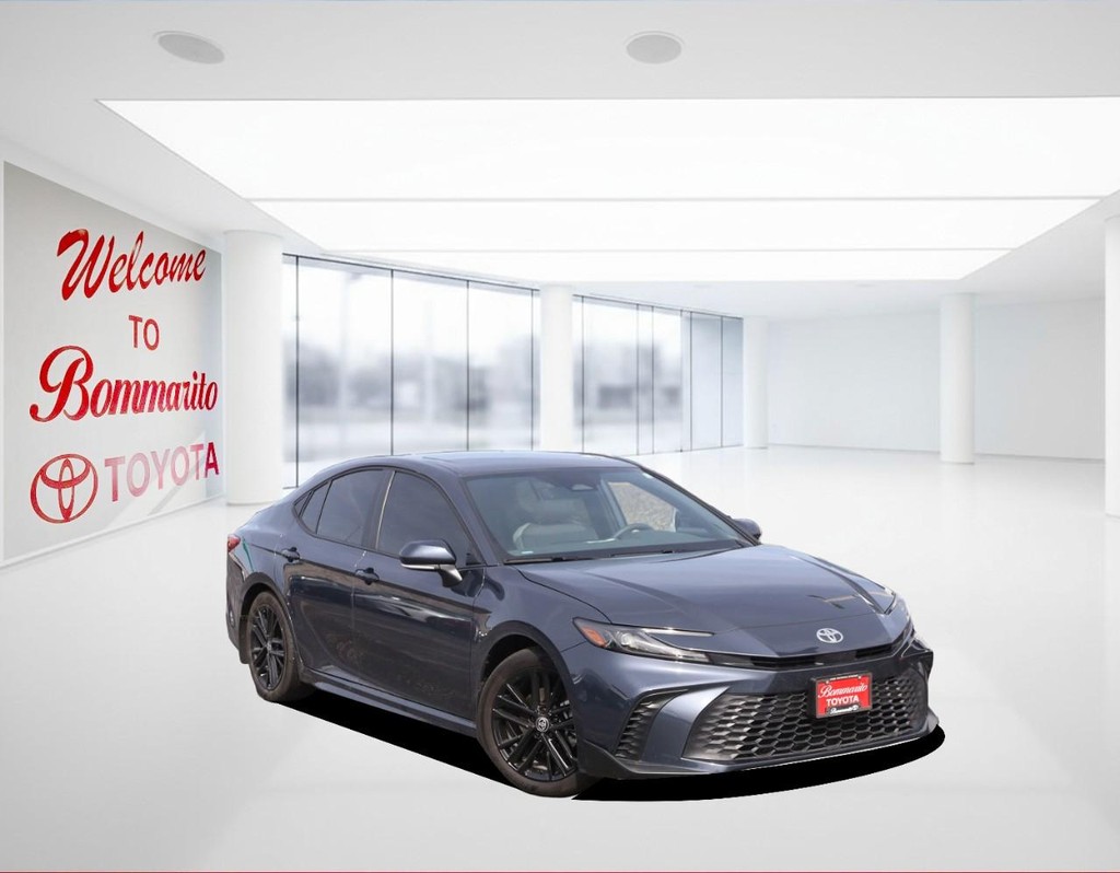 Toyota Camry Vehicle Full-screen Gallery Image 2