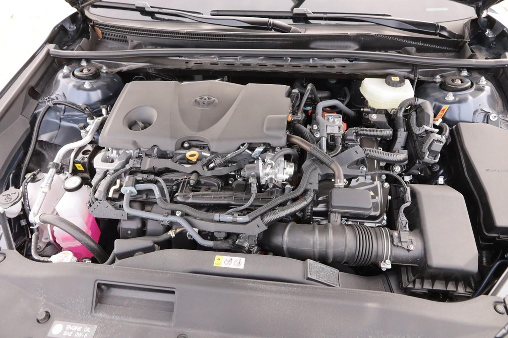 Toyota Camry Vehicle Full-screen Gallery Image 27