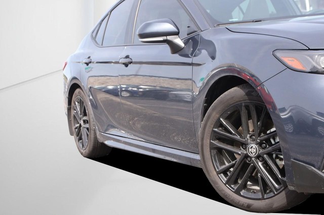 Toyota Camry Vehicle Image 03