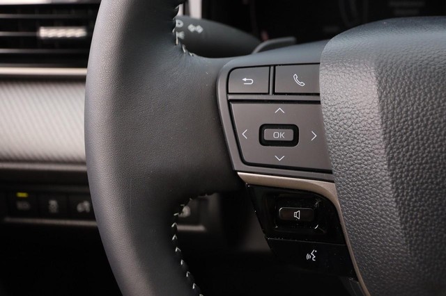 Toyota Camry Vehicle Image 12