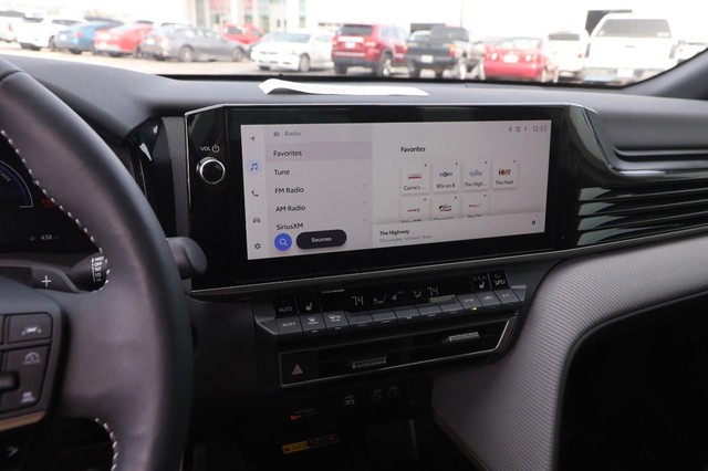 Toyota Camry Vehicle Image 16