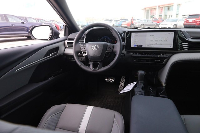 Toyota Camry Vehicle Image 22