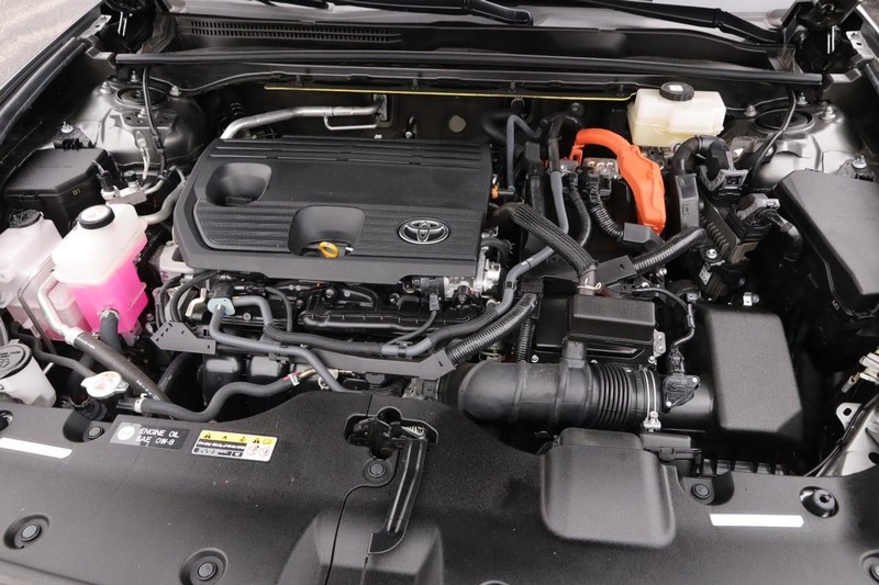 Toyota Crown Vehicle Image 26