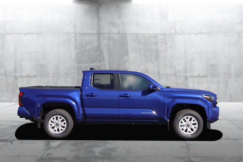Toyota Tacoma 4WD Vehicle Image 05