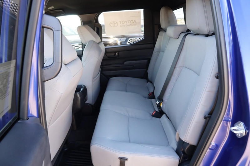 Toyota Tacoma 4WD Vehicle Image 09