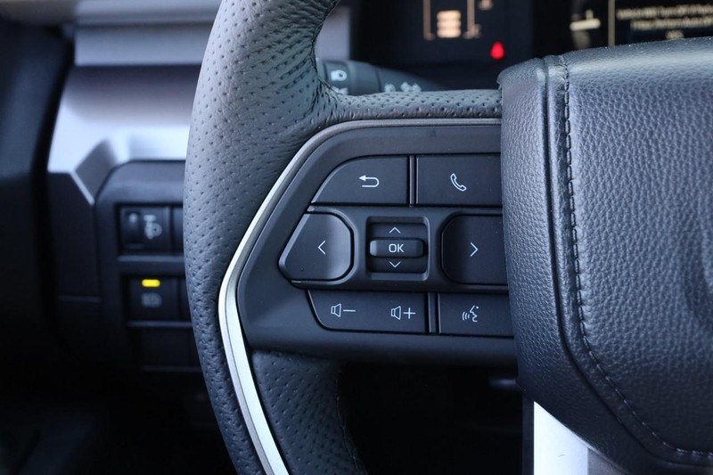 Toyota Tacoma 4WD Vehicle Image 11