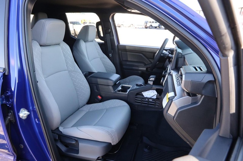 Toyota Tacoma 4WD Vehicle Image 25