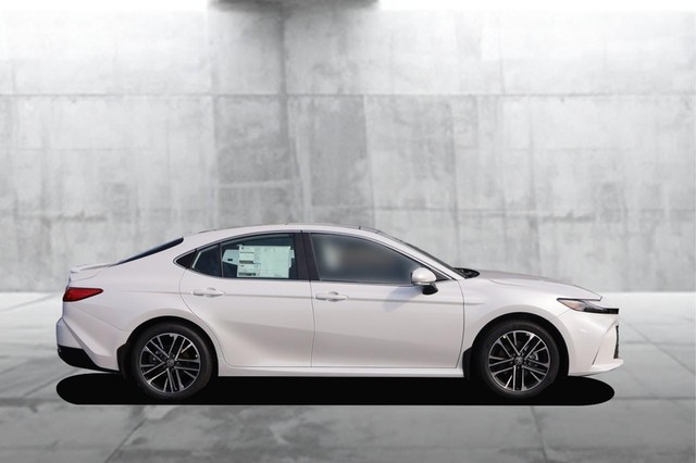 Toyota Camry Vehicle Image 05