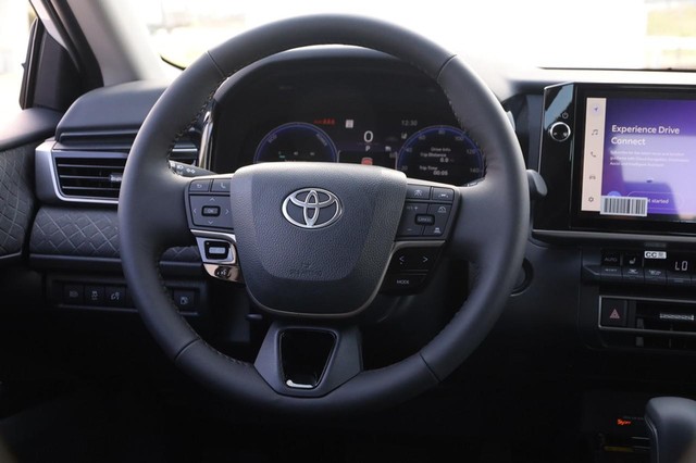 Toyota Camry Vehicle Image 23