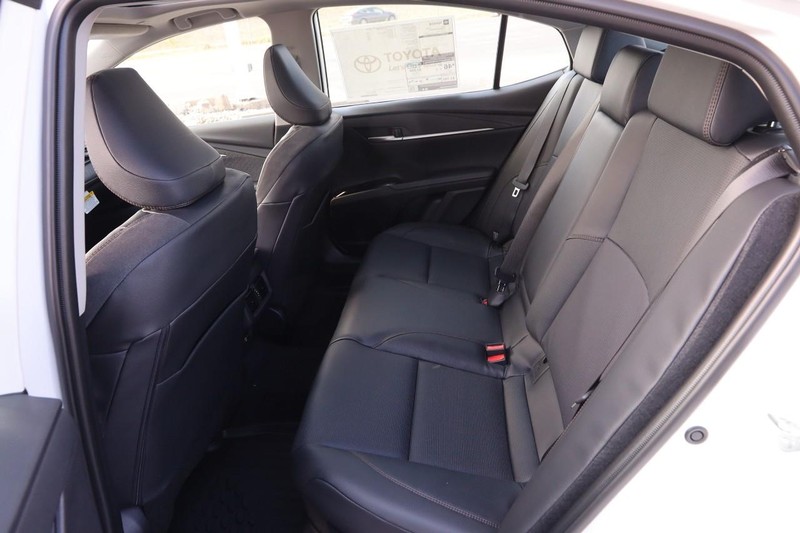 Toyota Camry Vehicle Image 10