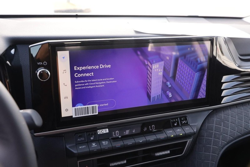 Toyota Camry Vehicle Image 16