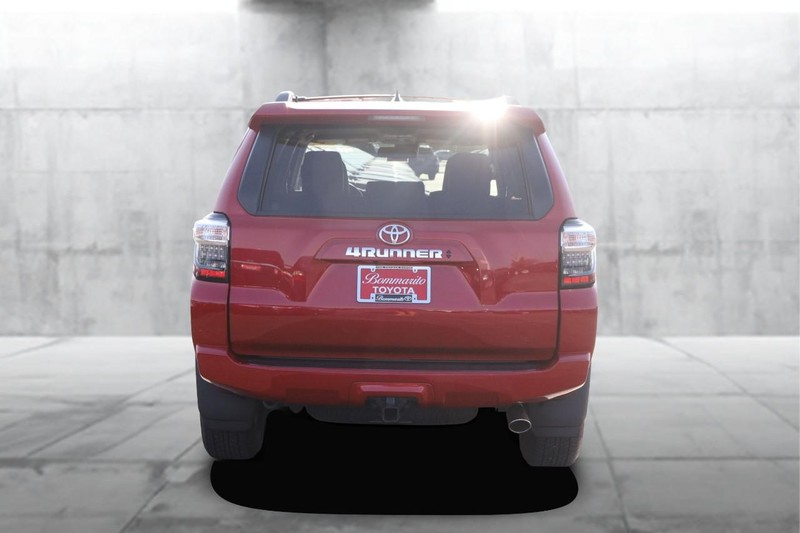 Toyota 4Runner Vehicle Image 06