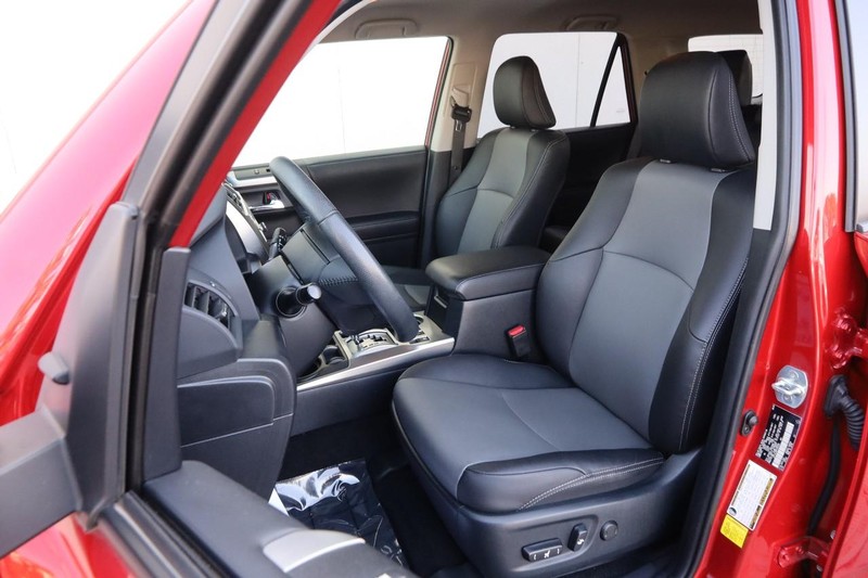 Toyota 4Runner Vehicle Image 08