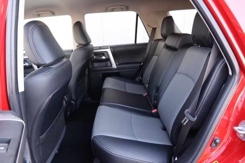 Toyota 4Runner Vehicle Image 09