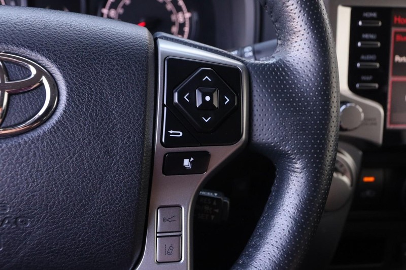 Toyota 4Runner Vehicle Image 12