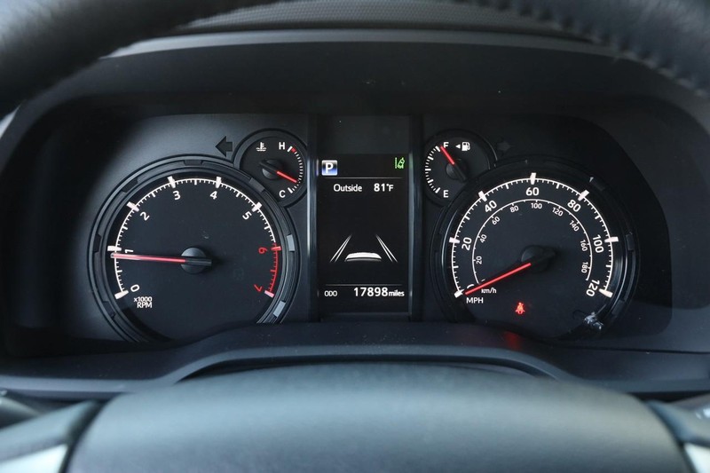 Toyota 4Runner Vehicle Image 13