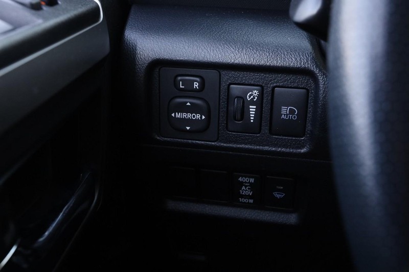 Toyota 4Runner Vehicle Image 18