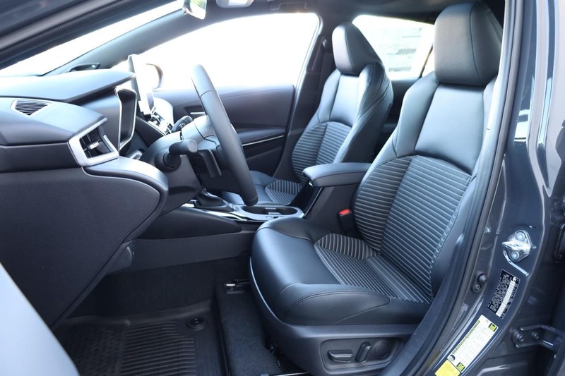 Toyota Corolla Vehicle Full-screen Gallery Image 8