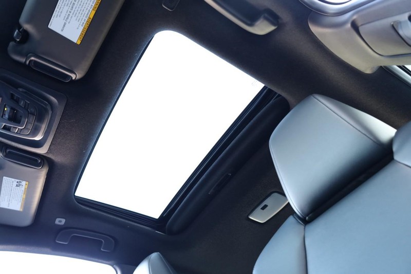 Toyota Corolla Vehicle Full-screen Gallery Image 9