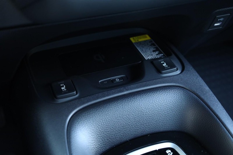 Toyota Corolla Vehicle Full-screen Gallery Image 15