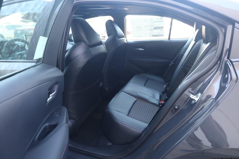 Toyota Corolla Vehicle Full-screen Gallery Image 18