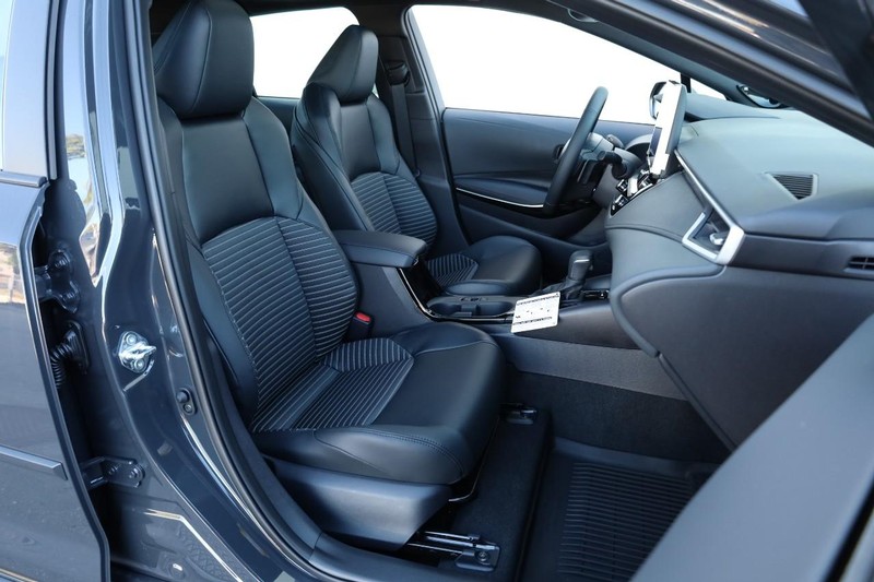 Toyota Corolla Vehicle Full-screen Gallery Image 22