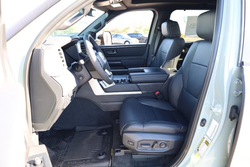 Toyota Tundra 4WD Vehicle Image 08