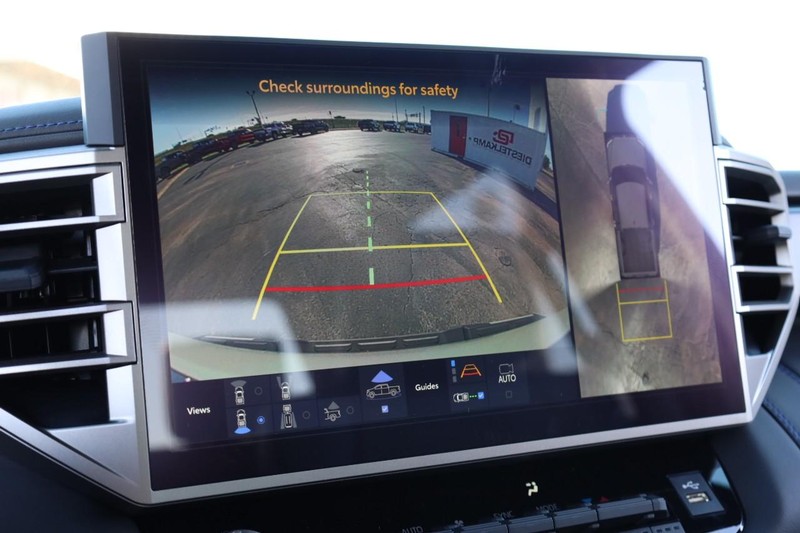 Toyota Tundra 4WD Vehicle Image 14