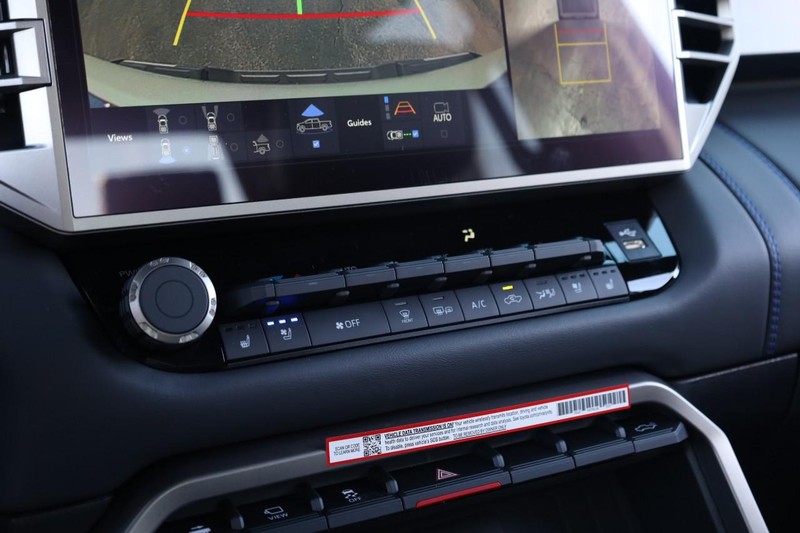 Toyota Tundra 4WD Vehicle Image 15