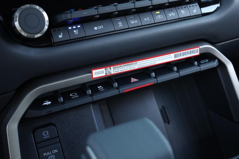 Toyota Tundra 4WD Vehicle Image 16