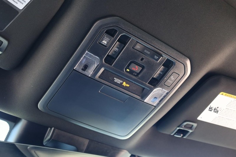 Toyota Tundra 4WD Vehicle Image 19