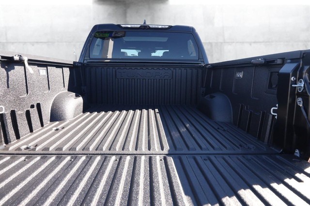 Toyota Tundra 4WD Vehicle Image 07