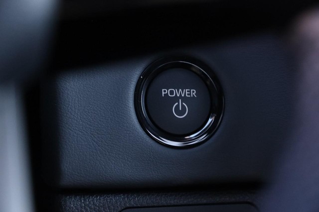 Toyota Tundra 4WD Vehicle Image 15