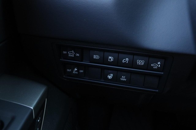 Toyota Tundra 4WD Vehicle Image 19