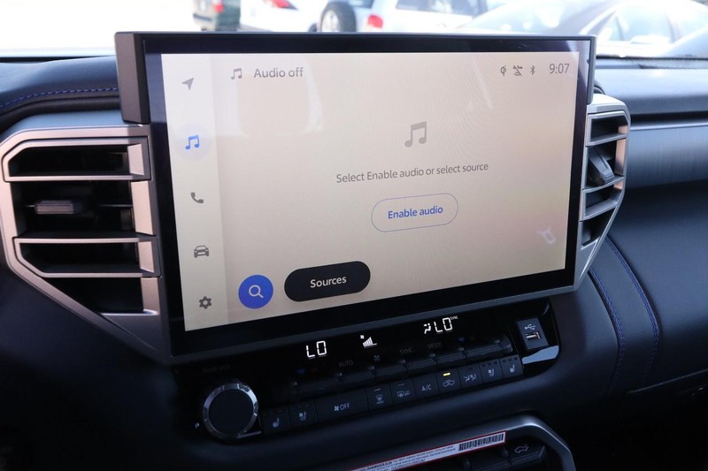 Toyota Tundra 4WD Vehicle Image 16