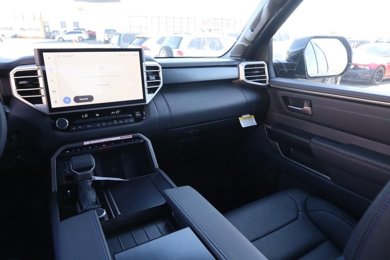 Toyota Tundra 4WD Vehicle Image 23