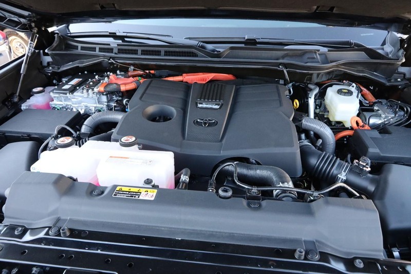 Toyota Tundra 4WD Vehicle Image 25