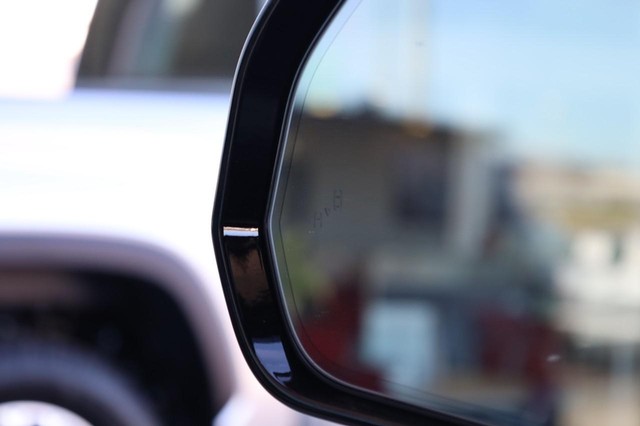 Toyota Sequoia Vehicle Image 22