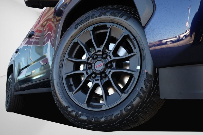 Toyota Sequoia Vehicle Image 03