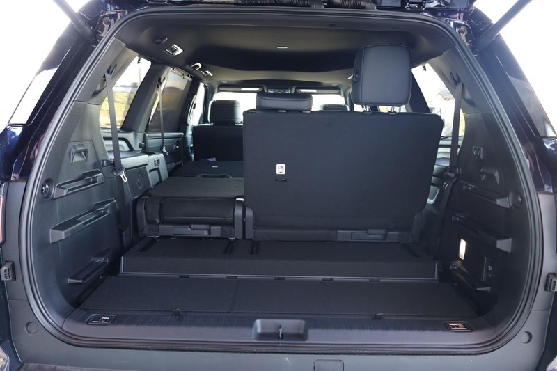 Toyota Sequoia Vehicle Image 08