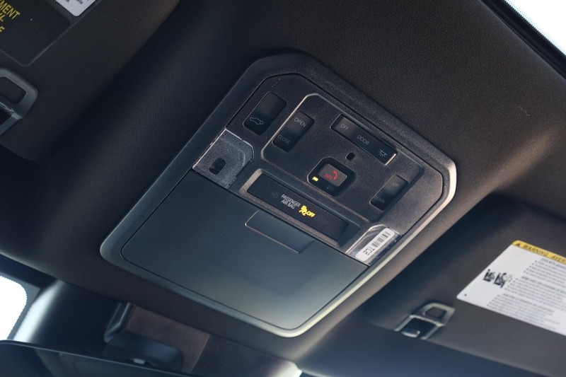 Toyota Sequoia Vehicle Image 19