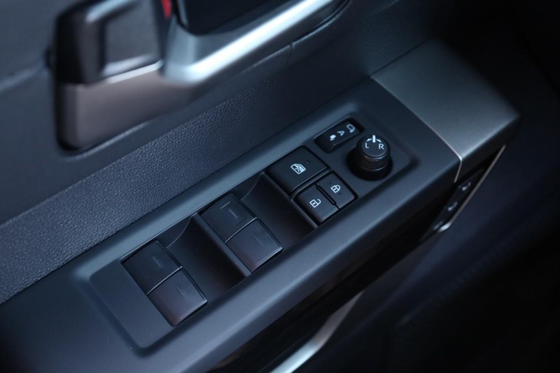 Toyota Sequoia Vehicle Image 20