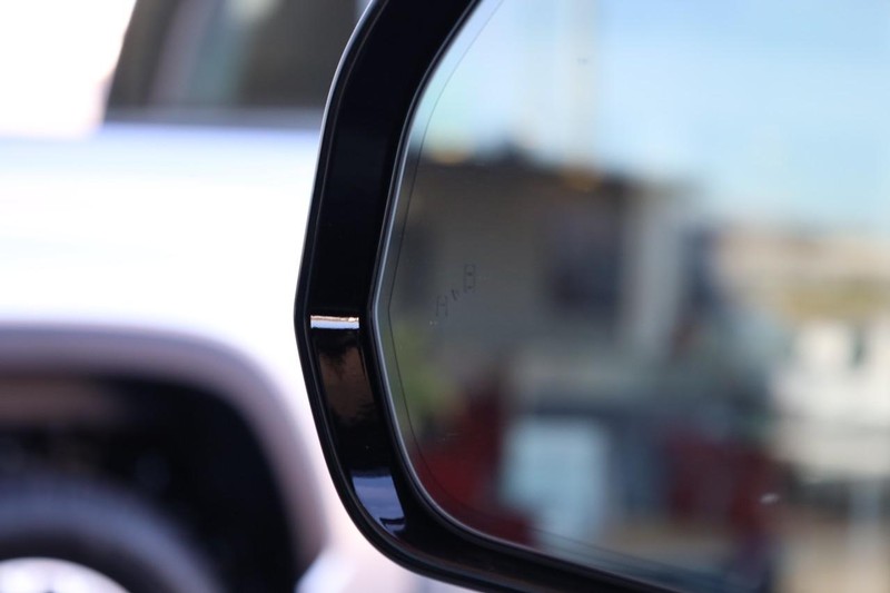 Toyota Sequoia Vehicle Image 22